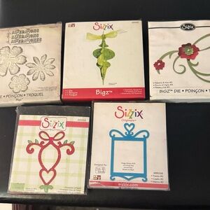 Sizzix Die Cut Set  of 5